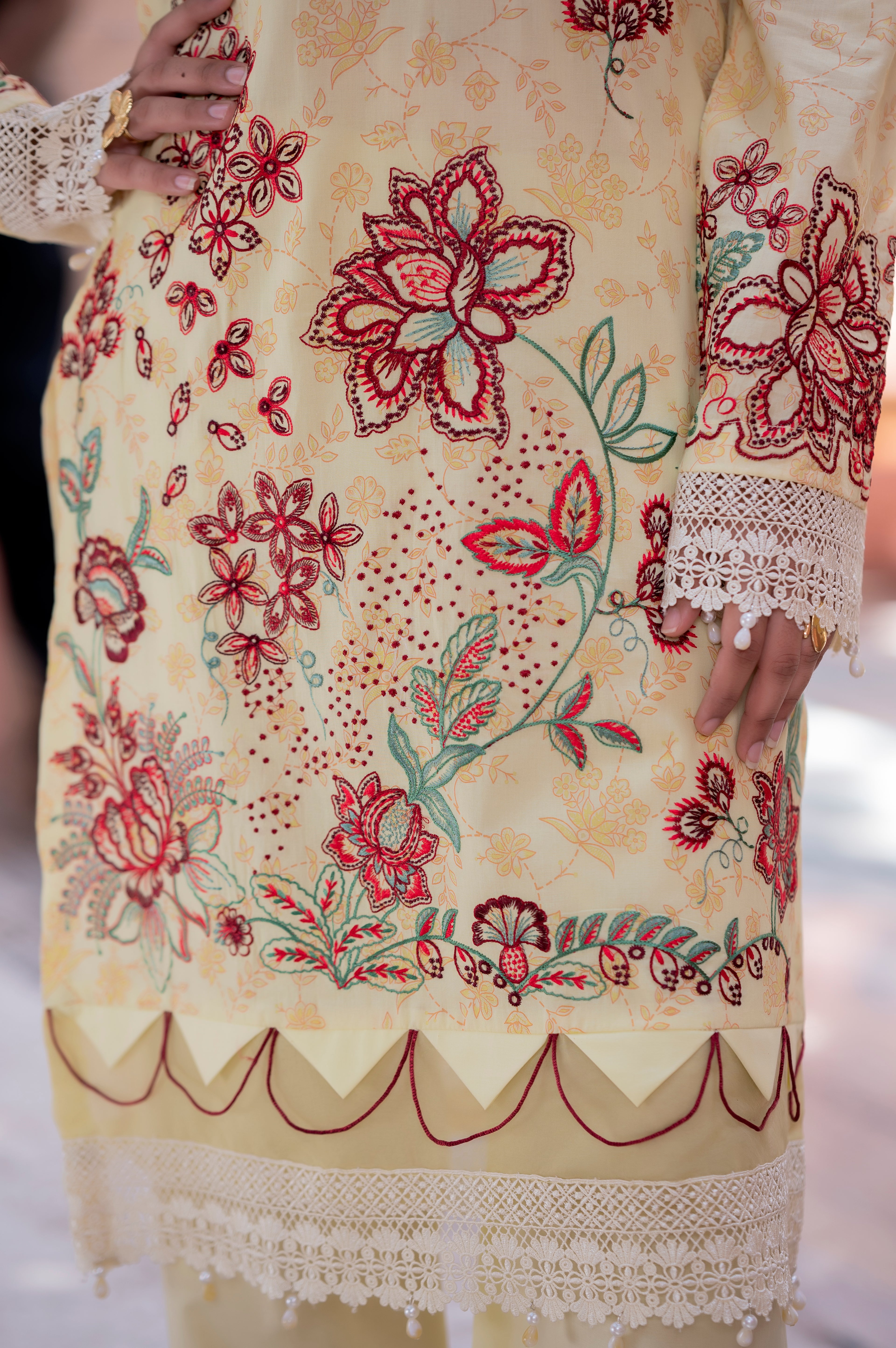 FLORUM BY NUR'-13