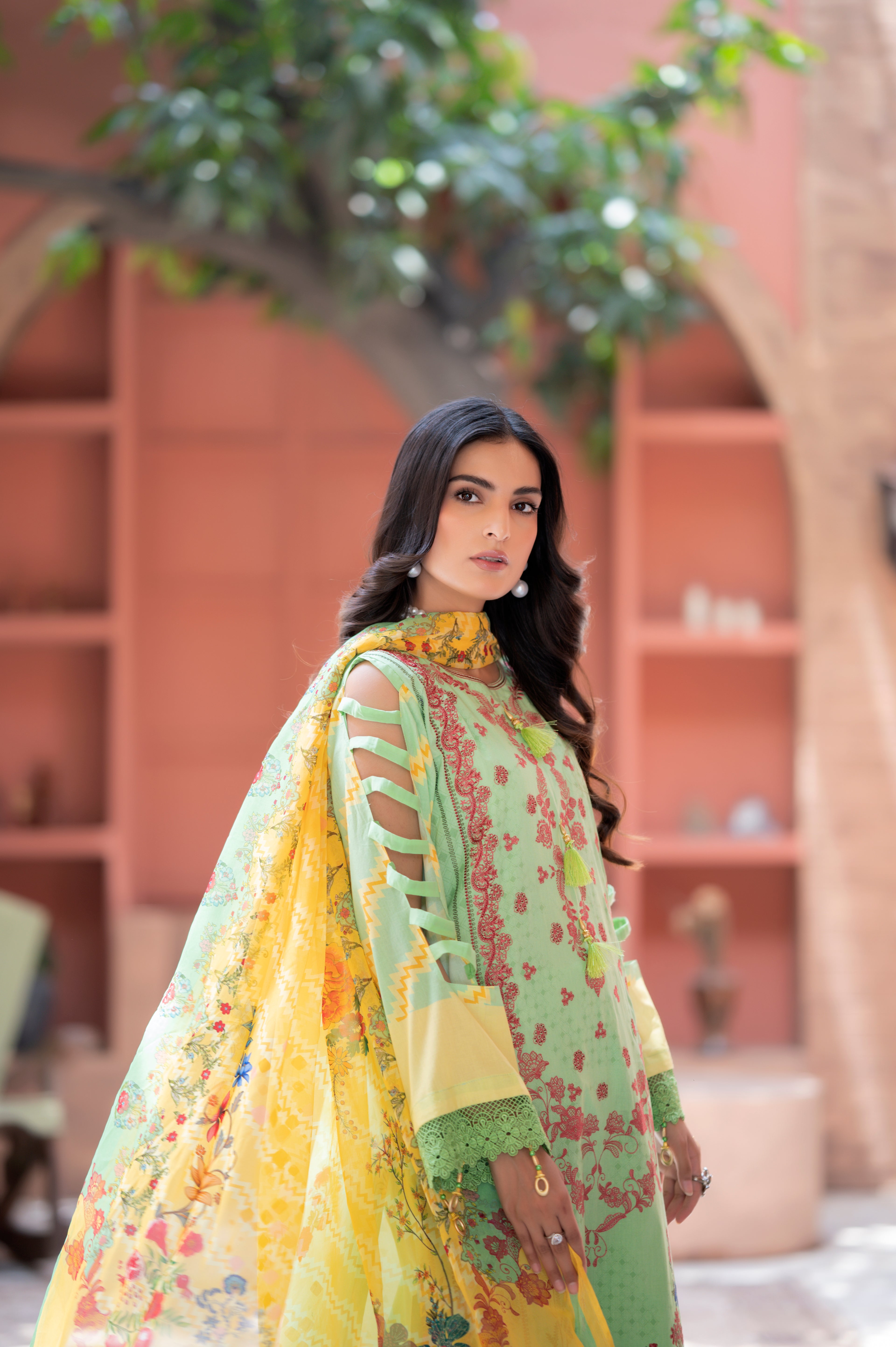 FLORUM BY NUR'-14