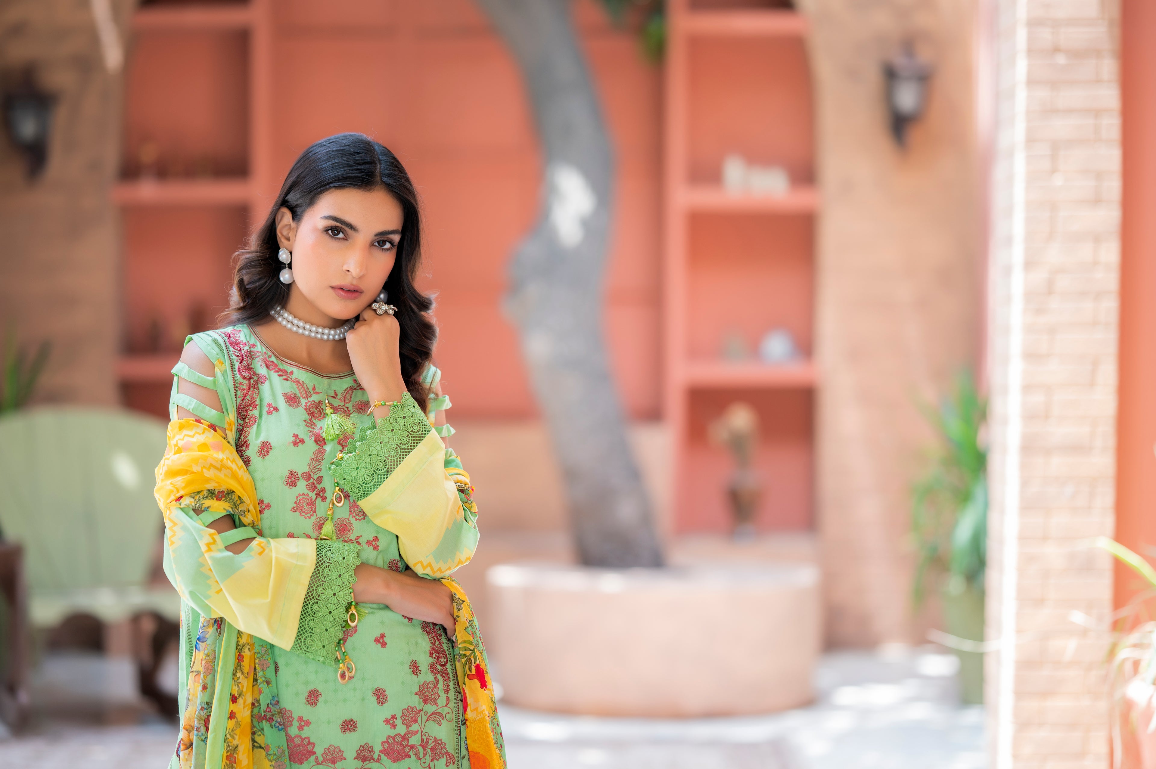 FLORUM BY NUR'-14
