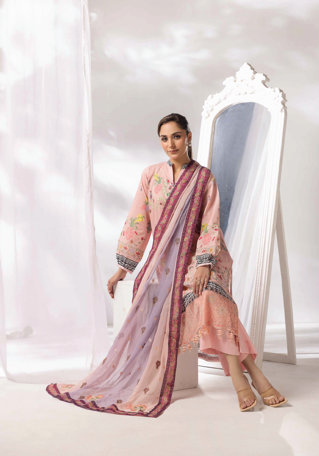 KHOOBSURAT-06