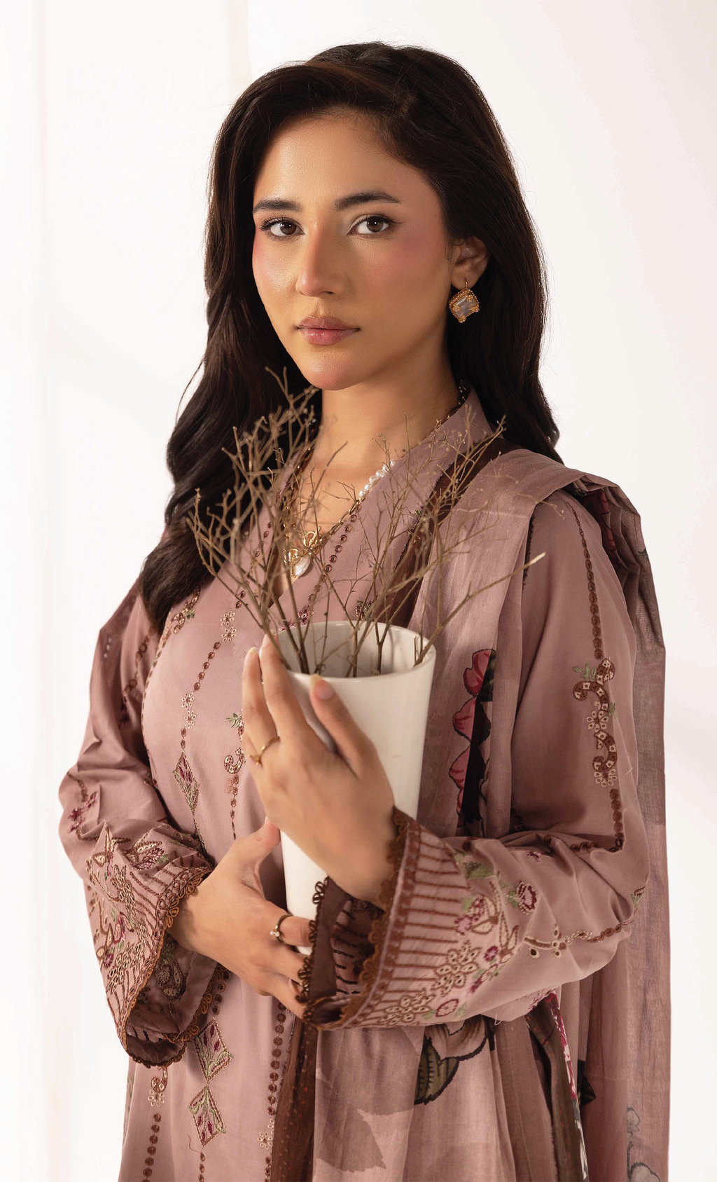 MAHJABEEN-08