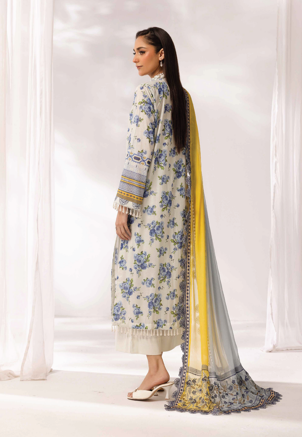KHOOBSURAT-07