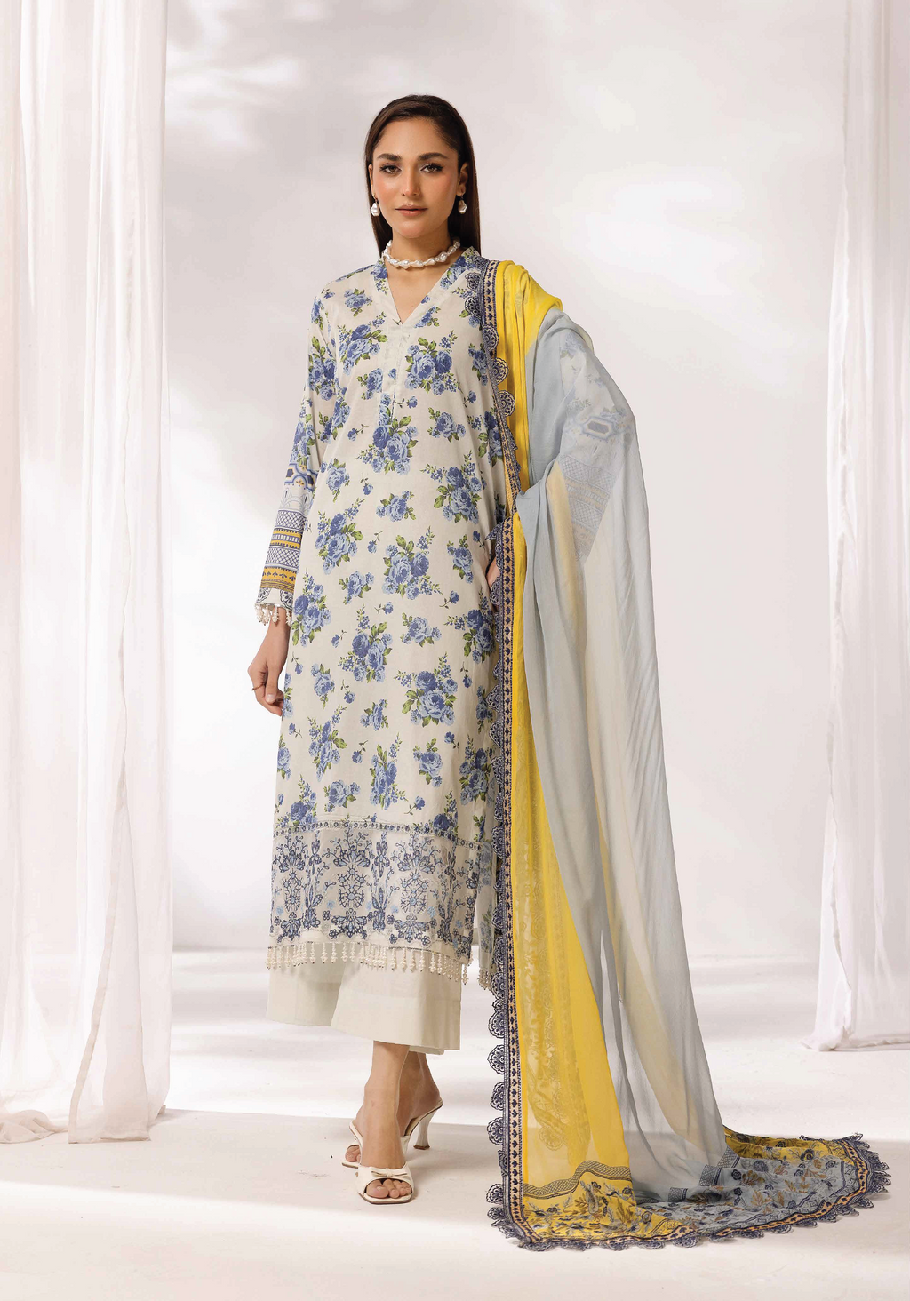 KHOOBSURAT-07
