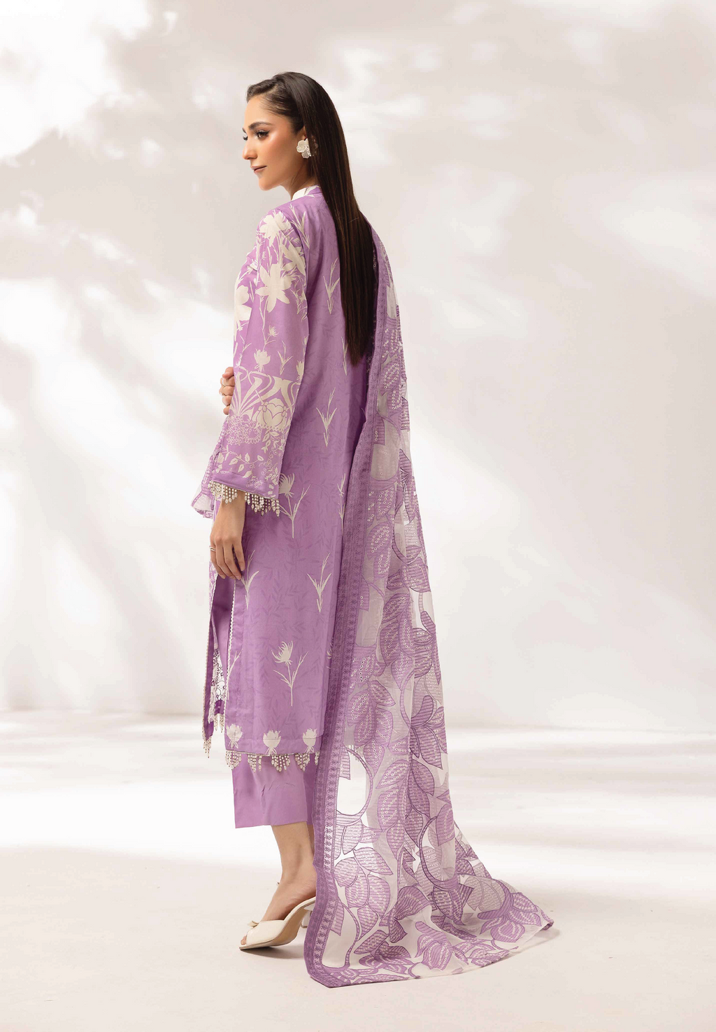 KHOOBSURAT-08
