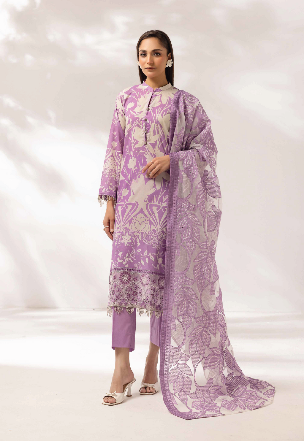 KHOOBSURAT-08